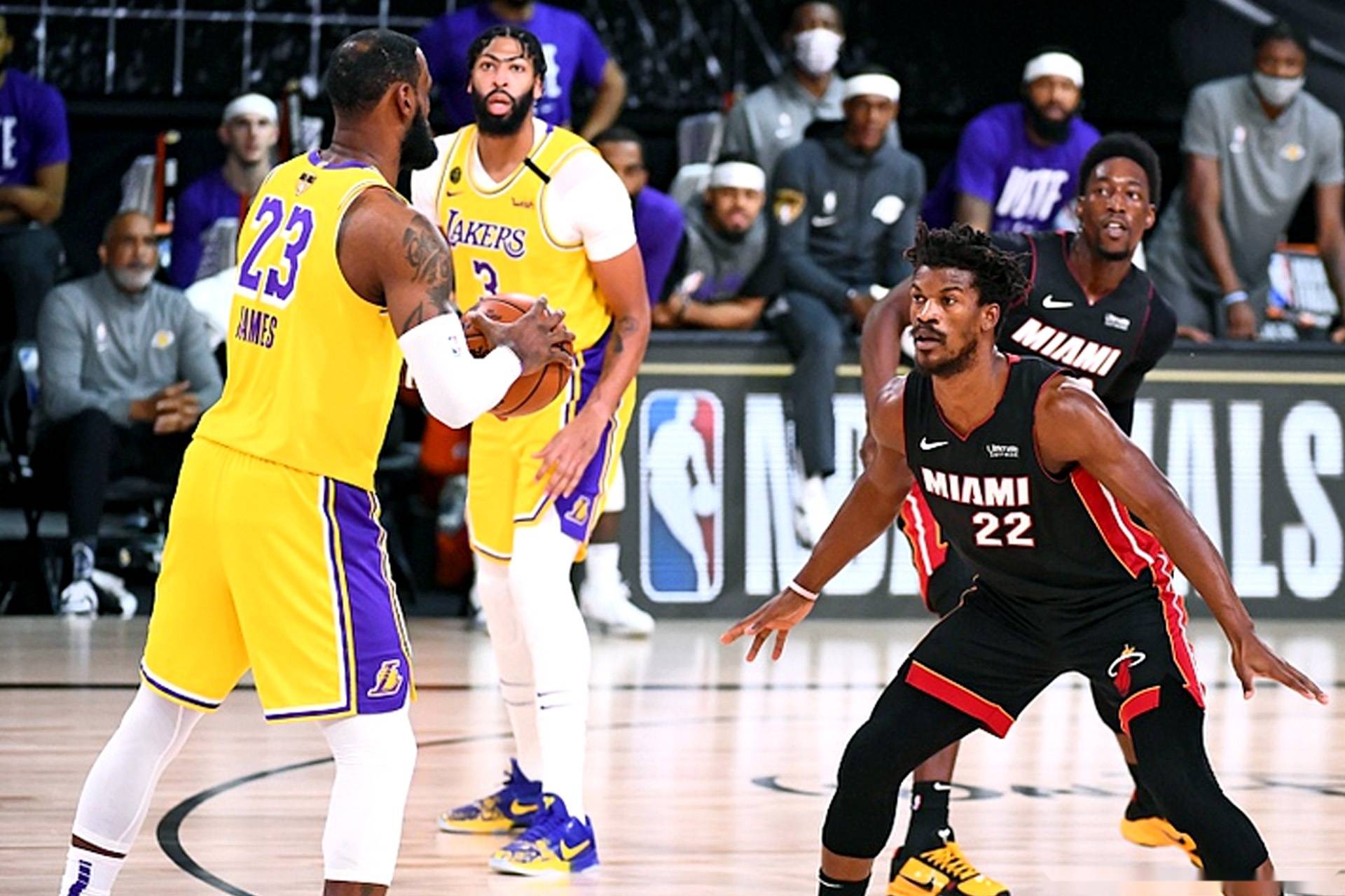 北京队逆转山东队,詹姆斯统治全场 北京队逆转山东队,詹姆斯统治全场