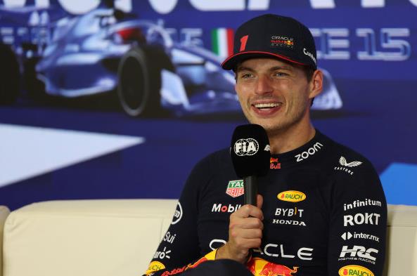 梅赛德斯完胜红牛车队，阿隆索扛起全队