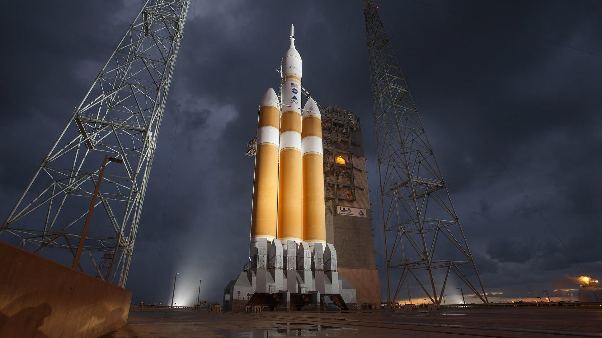 双城记,爱德华兹的孤星闪耀与纽约的铁血洪流