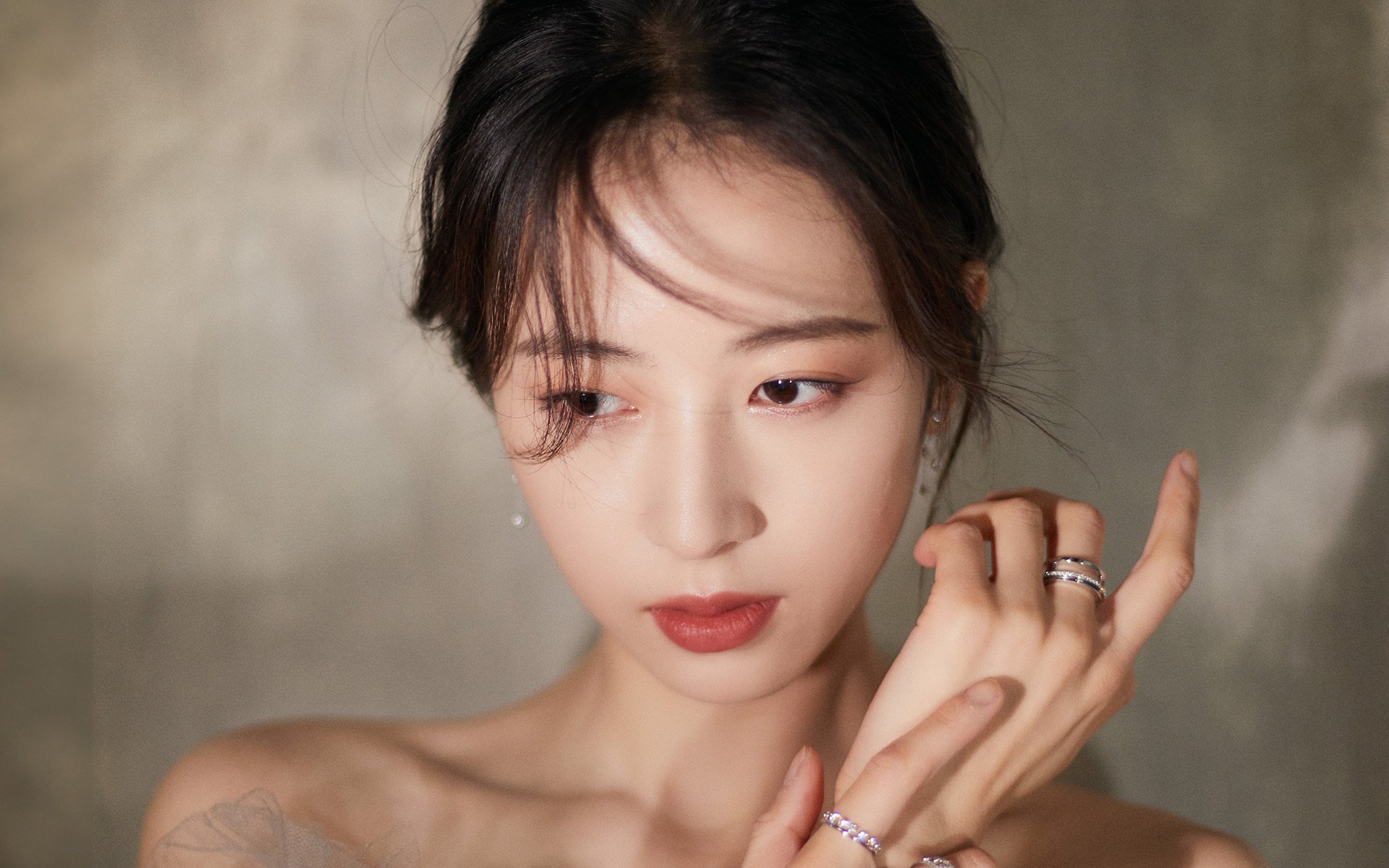 归化者的进球，殖民者的带走，一场隐喻式的社会寓言